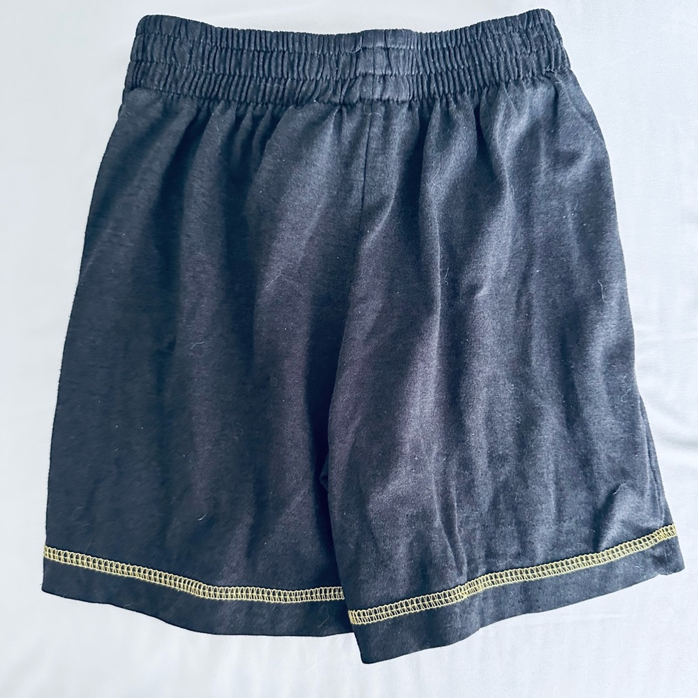 Basic Editions Black Pull On Shorts / 4-5
